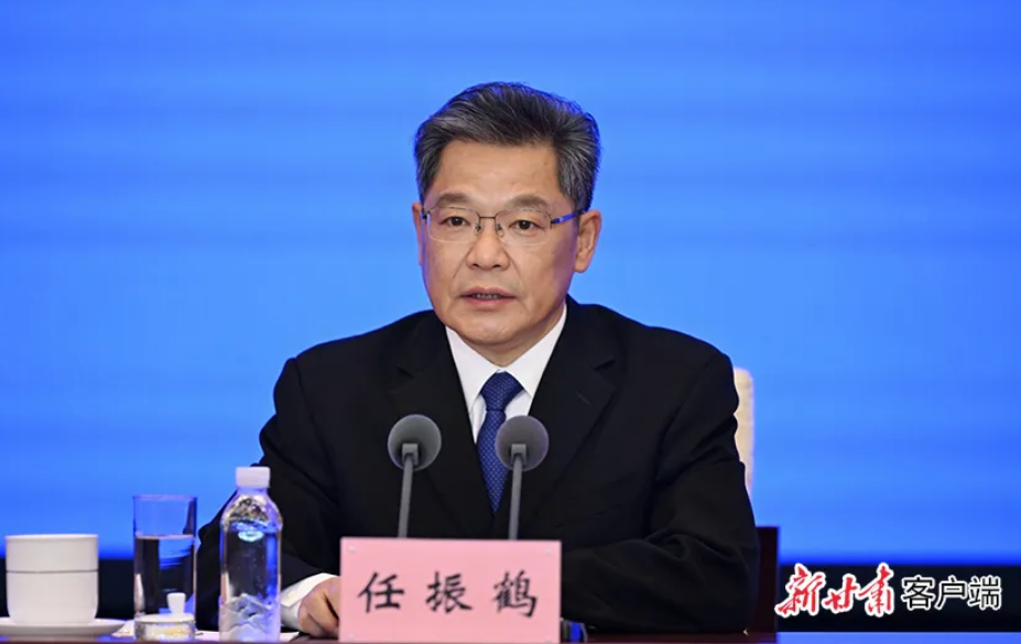 开云分部-甘肃省长为来自甘肃的“00后”新科斯诺克世锦赛冠军吴宜泽点赞